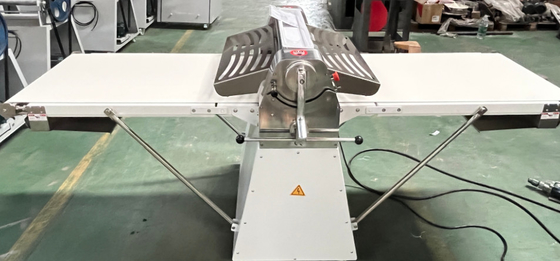 Máquina de prensagem de massa potente 6,5 kg Peso máximo de massa 220V Equipamento de cozinha de cozinha