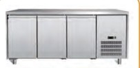3 Portas Mesa de trabalho Chiller Equipamento de refrigeração Temperatura 2-8C Solução industrial de armazenamento a frio