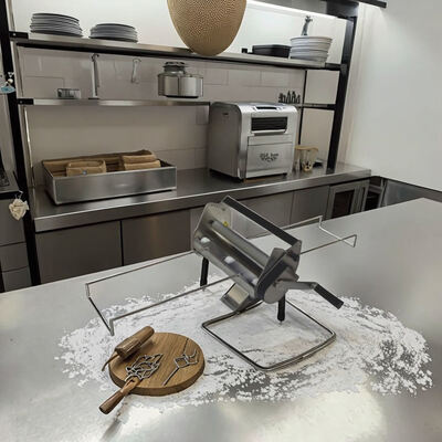 Roller de pasta de pizza comercial. Máquina de panificação industrial para todos os tipos de massa de pizza (mistura de milho / nozes / leite)